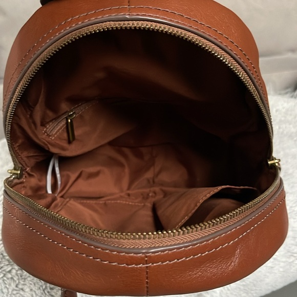 Fossil Backpack - Picture 4 of 9